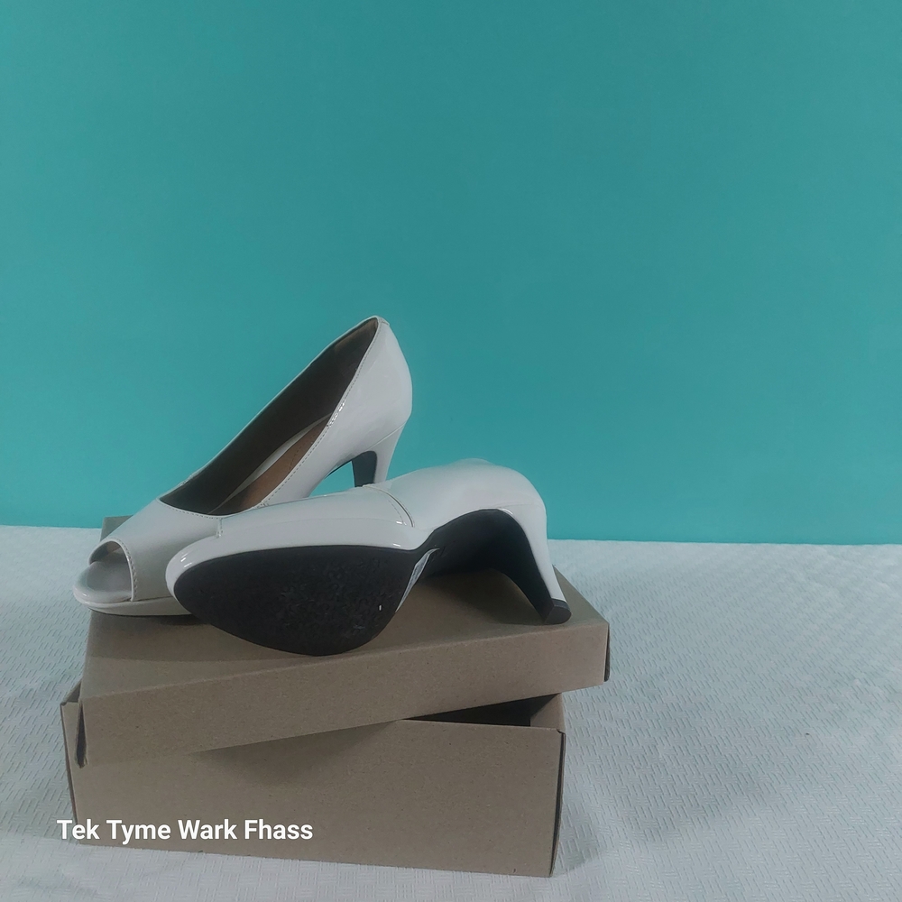 Clarks Elegant White Peep Toe Heels